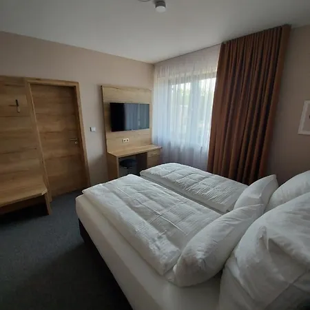 Ferienwohnung Nikolena Pirmasens Buitenkant foto