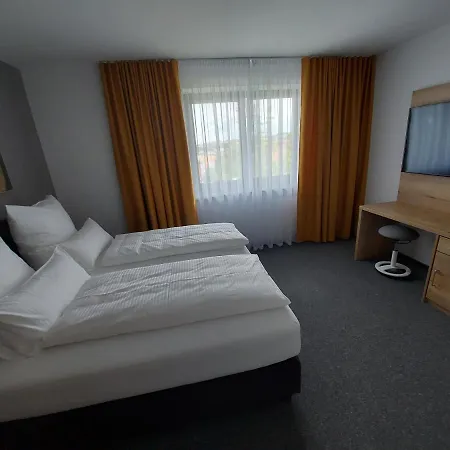 Ferienwohnung Nikolena Pirmasens Buitenkant foto