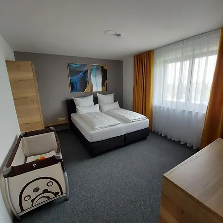 Ferienwohnung Nikolena Pirmasens Buitenkant foto