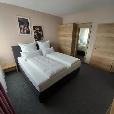 Ferienwohnung Nikolena Pirmasens Buitenkant foto